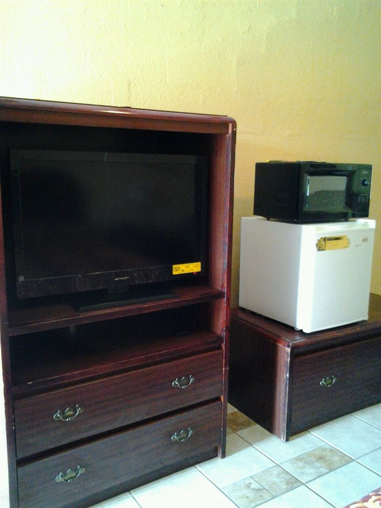 Hugo Holiday Motel מראה חיצוני תמונה