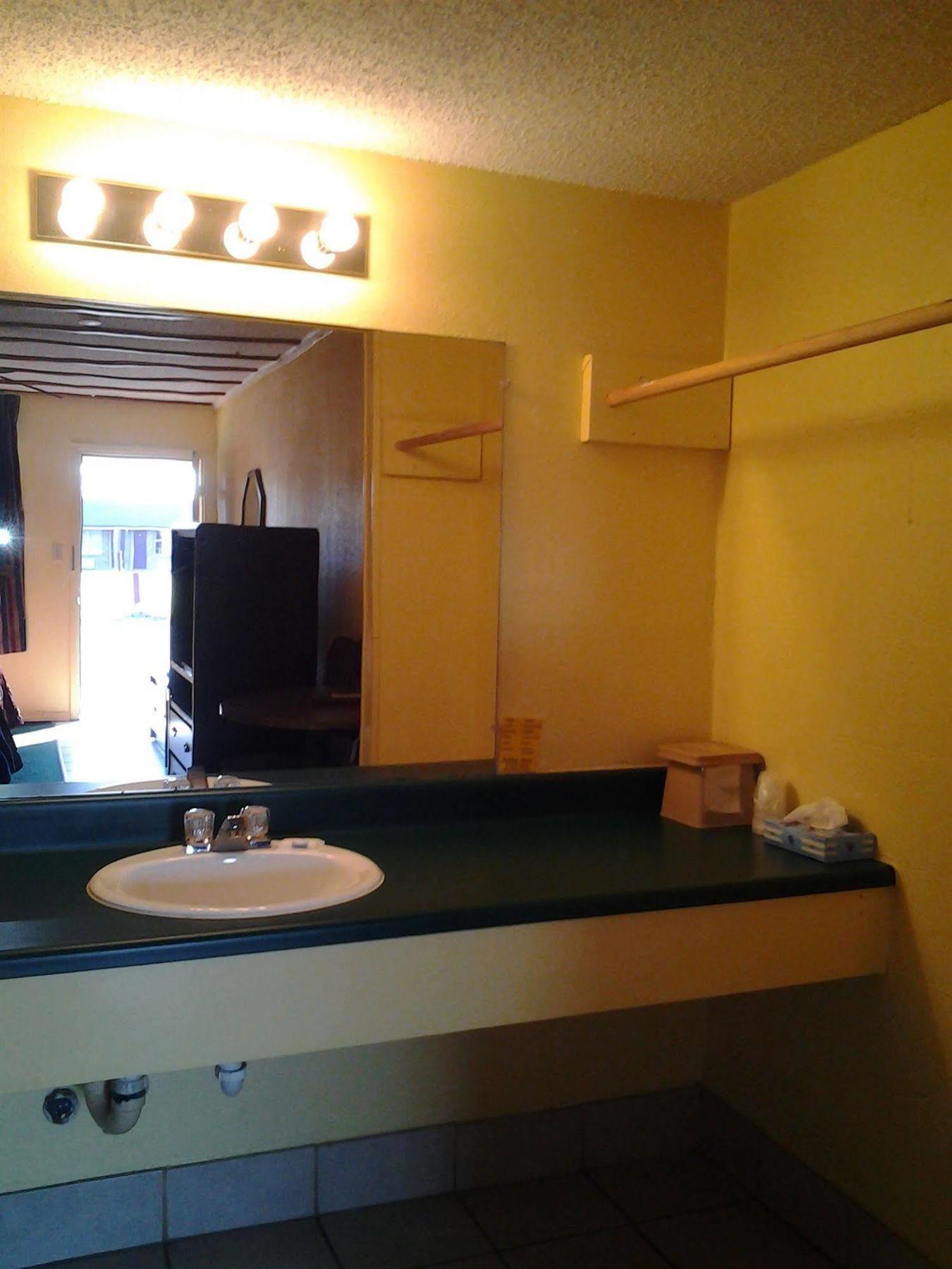 Hugo Holiday Motel מראה חיצוני תמונה